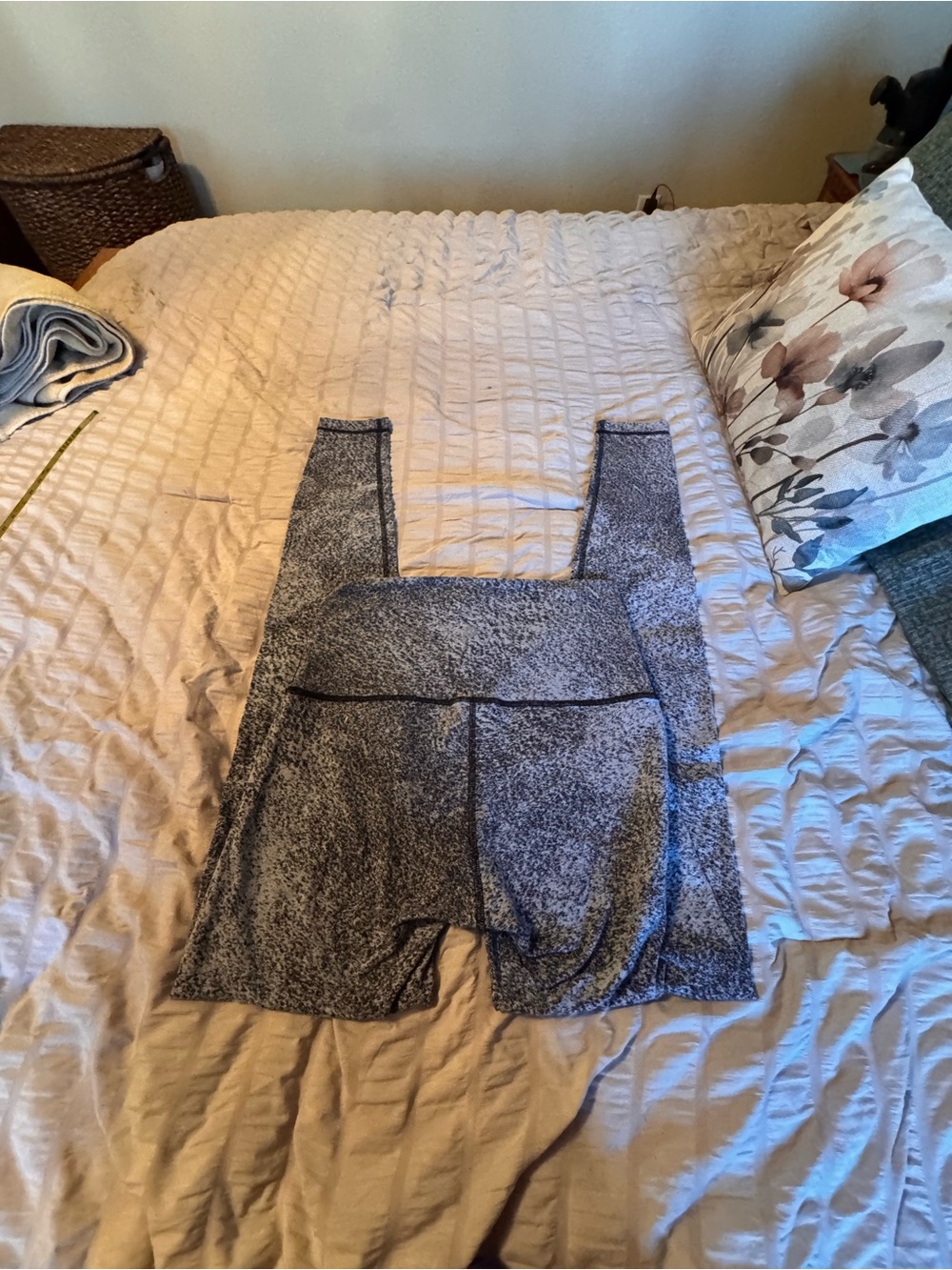 lululemon athletica Marbled Gray High-Rise Leggings - Picture 4 of 6